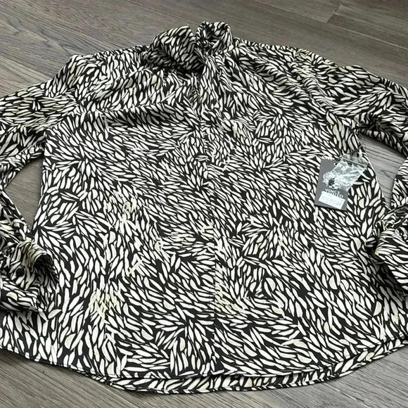 ✨🆕Vince Camuto🆕✨ | Opulent mood long sleeve blouse in cream and black - Picture 10 of 12